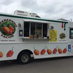 Truck at the North Loop foot truck fest