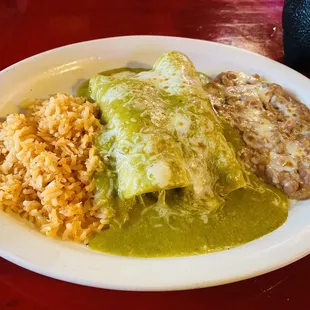 a plate of mexican food