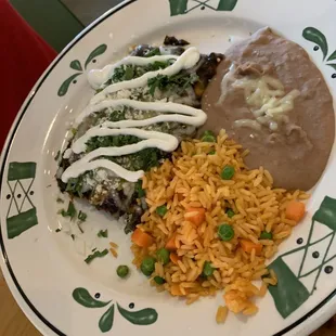 Mole enchiladas