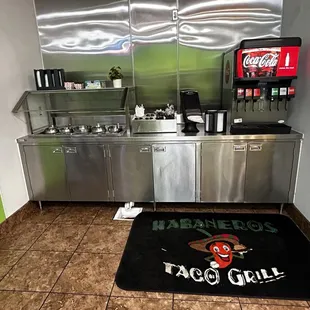 Fountain drinks/condiments