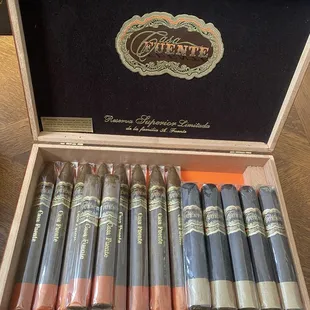 Casa Fuente pyramids and Casa Fuente 806 maduro