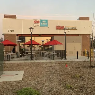 the outside of the restaurant