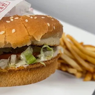 Charburger no cheese w/ fries