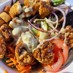 Garden salad with 5 piece chicken bites