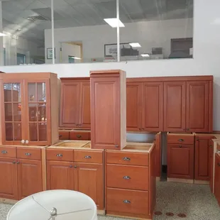 These kitchen cabinets are solid wood dovetails!!