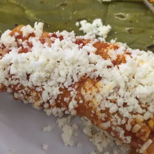 Enchiladas... Tampiqueña comes with 2