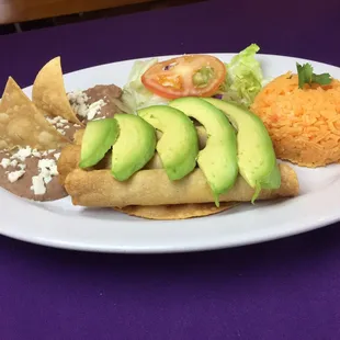 Las mejores flautas que me e comido en mi vida en su punto exacto súper crujientes.
