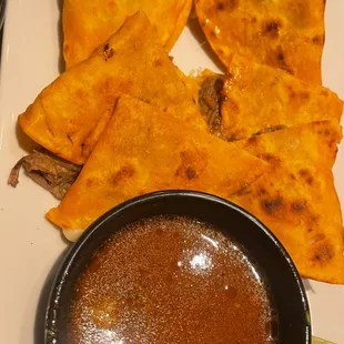 Quesa-Birria (IG: @evsn_eats)