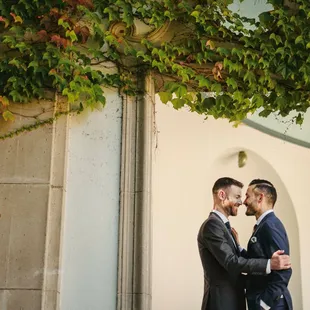 A special moment for the Grooms!