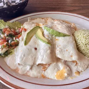 Sour cream enchiladas with shred chicken inside. Came out in less 5 minutes!!