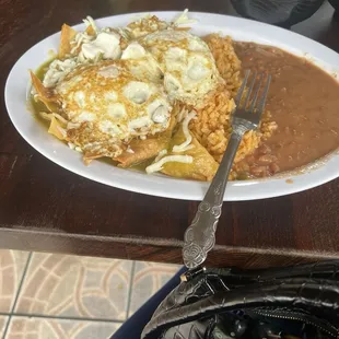 Chilaquiles y Huevos