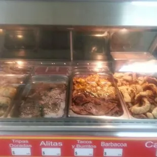 Carnitas, carne azaada, chicharron, birria de rez y de chivo!!