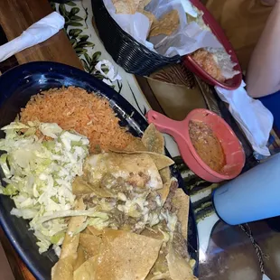 chilaquiles verdes con carne asada