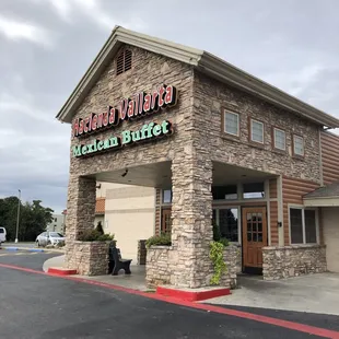 It's a trap!!! How so? They make you pay as soon as you walk in but then you have to WAIT indefinitely until table is available.