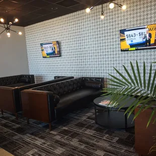 another sitting area