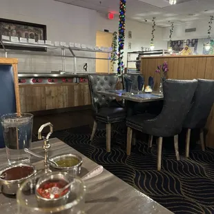 Overview of restaurant.