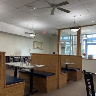 an empty restaurant