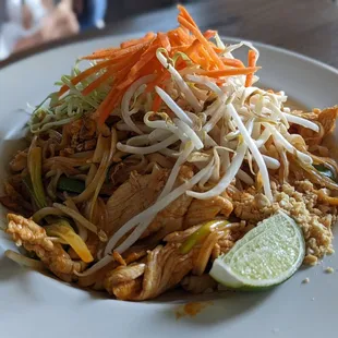 Chicken pad thai