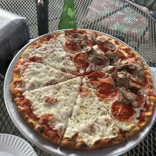 great pizza! Half cheese half meats