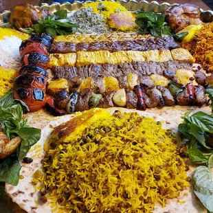 Special platter with chicken and beef kabobs