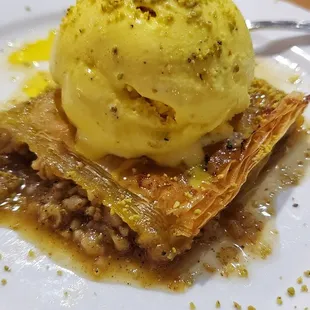 Safron ice cream &amp; baklava
