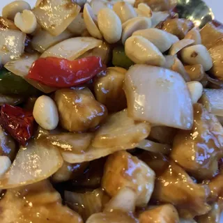 M6. Kung Pao Chicken