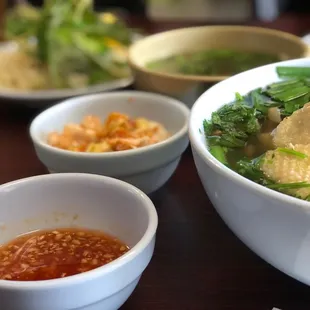 ramen and noodles, food