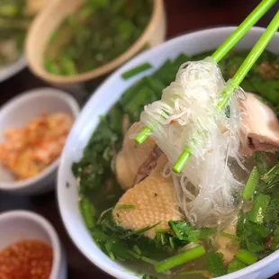 ramen and noodles, food