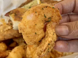 Shrimp Lips Seafood and Chicken