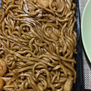 Shrimp and chicken Lo main