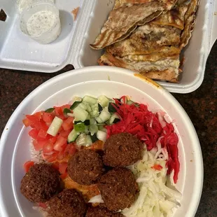 Falafel bowl with Arayes