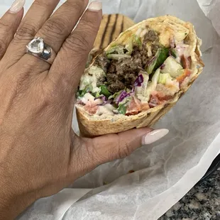 Filling shawarma