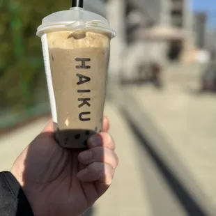 Hojicha Einspanner with boba