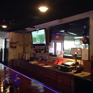 Sports bar with 6 tvs and Sunday ticket