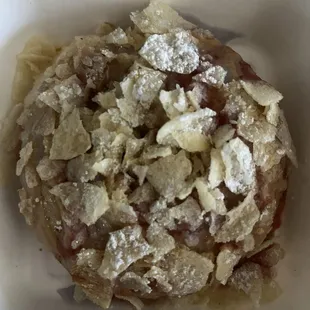 This  This is the lunchbox: strawberry sauce, peanut butter drizzle and lays chips. S