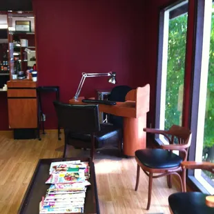 Our client waiting area and manicurist station