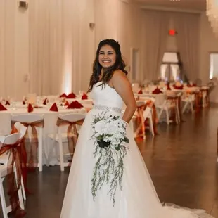 How beautiful is this bride?!