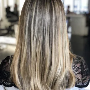 Light and bright balayage