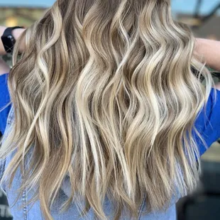 Dimensional blonde