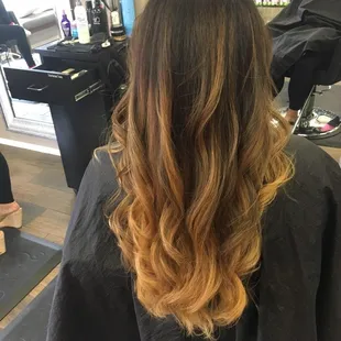 Ponnie did an amazing job with my hair! Didn't want anything too blond as it wouldn't look on my darker skin