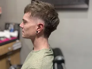 Refine Men's Salon of Roseville