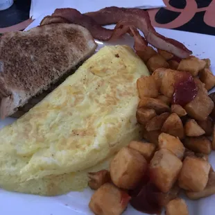 a plate of breakfast food