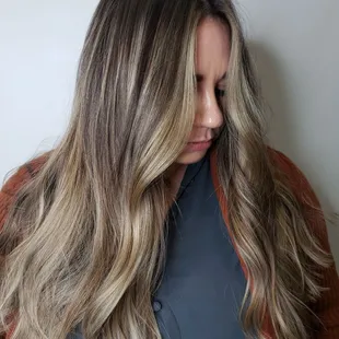 Dark ash blonde balayage. To book appointments with Desiree please go to www.styleseat.com/DesireeSiqueiros