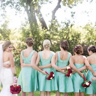What a beautiful job that Michelle did with this wedding party!
