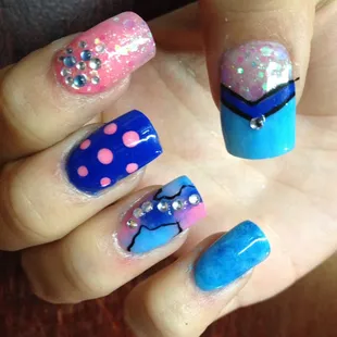 Bling nailz and beautiful hair!