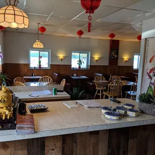 New owner and new name.  It's now Hakka Wok.    Same phone number as the original Peking Garden.