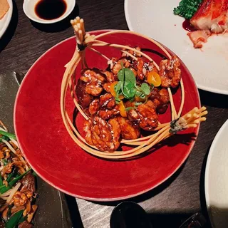 Wok Fried Chicken with Walnut