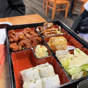 Bento Combination orange chicken and spicy chicken