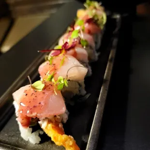 Hamachi Hiro Roll