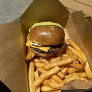 Cheeseburger with Fries